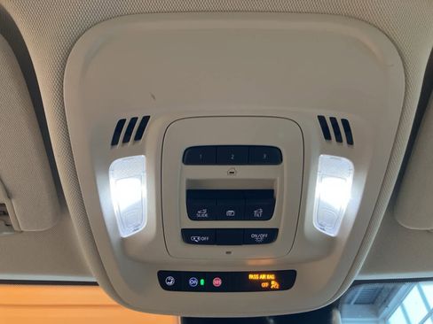 Used 2023 Buick Envision Avenir image 26