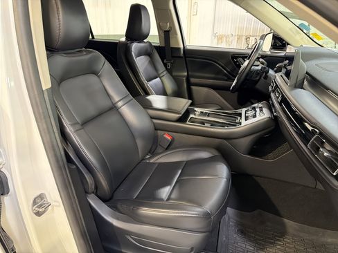 Used 2023 Lincoln Aviator 2WD w/ Premium Package image 13
