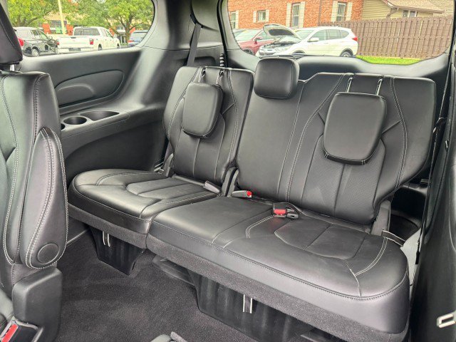 Used 2026 Chrysler Pacifica Select FWD image 35