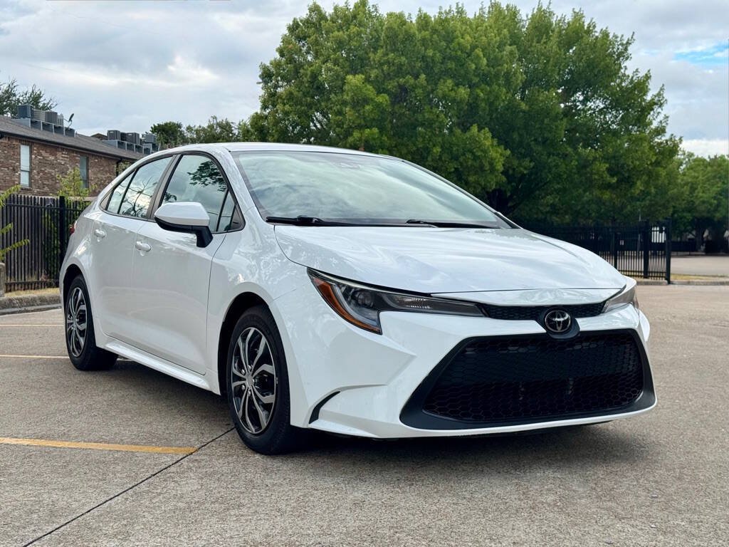 Used 2021 Toyota Corolla LE w/ Carpet Mat Package (TMS) FWD image 2