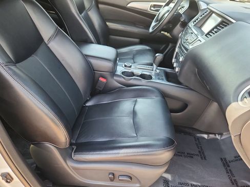 Used 2020 Nissan Pathfinder SL AWD/4WD image 15