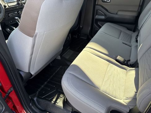 Used 2023 Nissan Frontier SV image 38