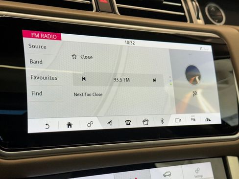 Used 2020 Land Rover Range Rover HSE image 20