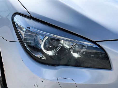 Used 2014 BMW 750Li image 26