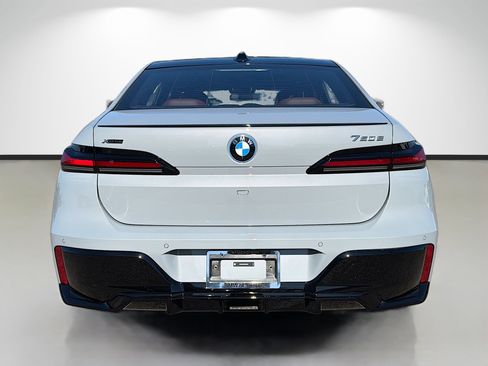 New 2026 BMW 750e xDrive w/ Executive Package image 4