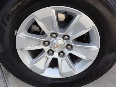 Used 2025 Chevrolet Silverado 1500 LT RWD image 44