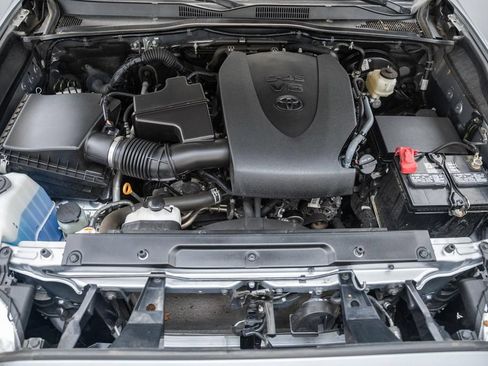 Certified 2021 Toyota Tacoma SR AWD/4WD image 19
