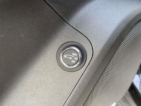 Used 2018 GMC Acadia SLT image 24