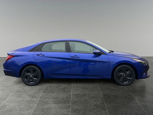 Used 2023 Hyundai Elantra Blue w/ Cargo Package image 8