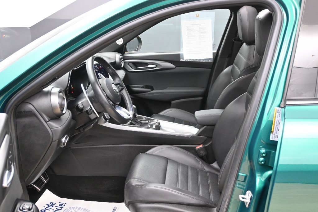 Used 2024 Alfa Romeo Tonale Veloce w/ Active Assist Package AWD/4WD image 11