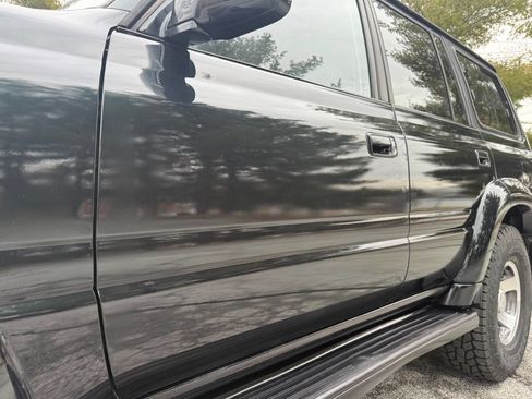 Used 1993 Toyota Land Cruiser Base AWD 4dr SUV image 16