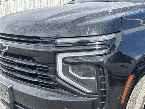 Used 2025 Chevrolet Suburban RST image 7