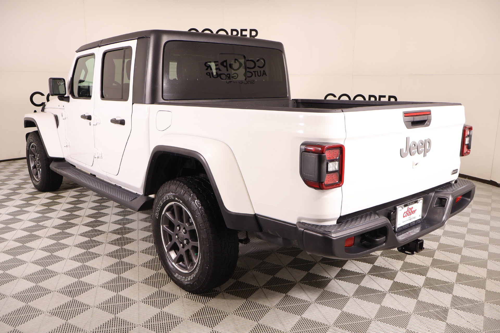 Used 2020 Jeep Gladiator Overland w/ LED Lighting Group AWD/4WD image 22