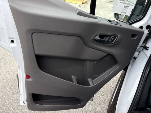 New 2027 Ford Transit 250 148 Medium Roof RWD image 24