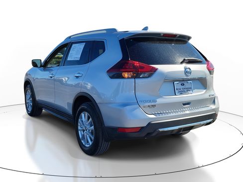 Certified 2018 Nissan Rogue SV image 3