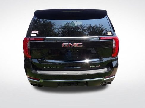 Used 2025 GMC Yukon XL AT4 w/ AT4 Premium Plus Package AWD/4WD image 14
