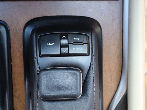 Used 2016 Lexus LX 570 4WD image 25