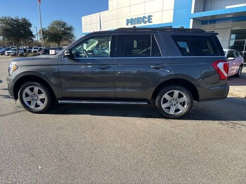 Used 2021 Ford Expedition XLT image 2