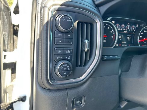 Used 2022 Chevrolet Silverado 1500 High Country w/ Technology Package AWD/4WD image 23
