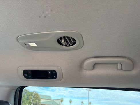 Used 2024 Chrysler Pacifica Touring-L FWD image 40