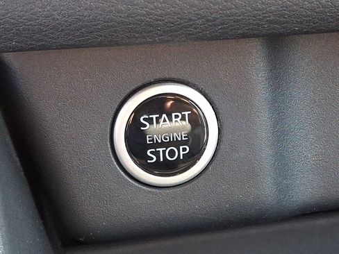 Used 2023 Nissan Rogue SV AWD/4WD image 25