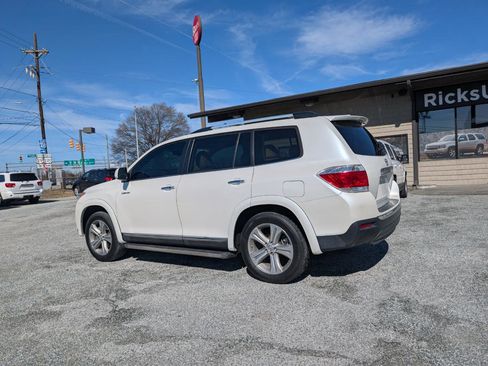 Used 2013 Toyota Highlander Limited image 9