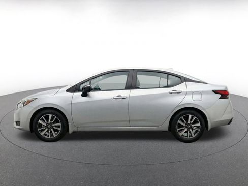 Used 2025 Nissan Versa SV FWD image 4