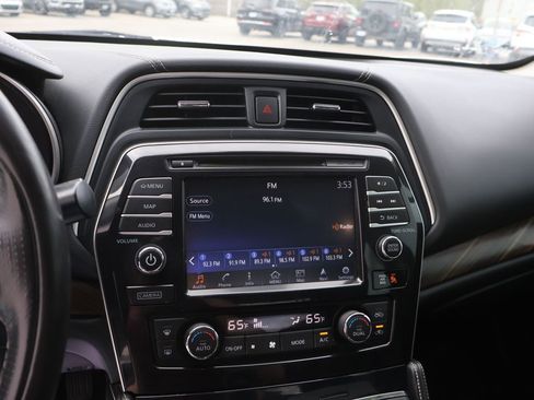 Used 2017 Nissan Maxima Platinum FWD image 22