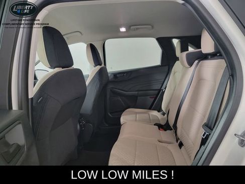 Used 2022 Ford Escape SE w/ Cold Weather Package FWD image 17