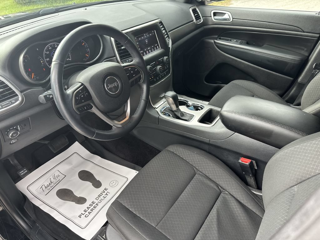 Used 2018 Jeep Grand Cherokee Laredo AWD/4WD image 7