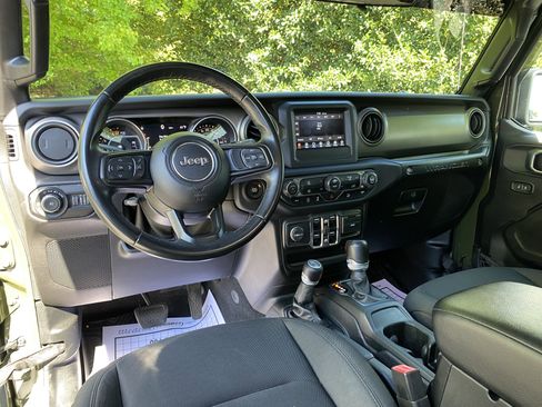 Used 2020 Jeep Wrangler Unlimited Sport image 33