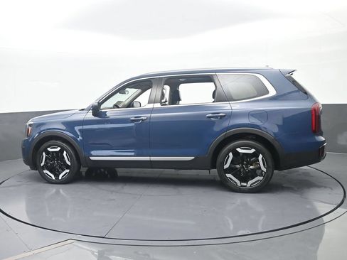 Used 2024 Kia Telluride S w/ S Sunroof Package FWD image 3