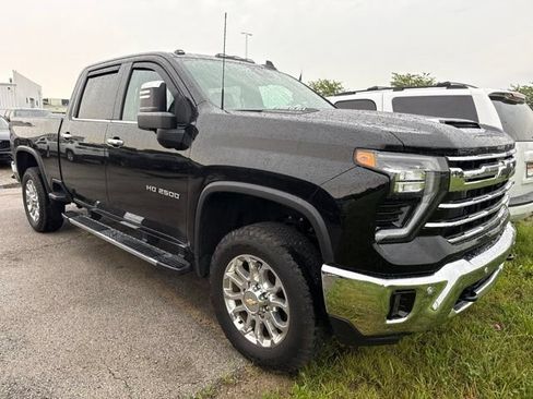 Used 2025 Chevrolet Silverado 2500 LTZ w/ LTZ Convenience Package AWD/4WD image 7