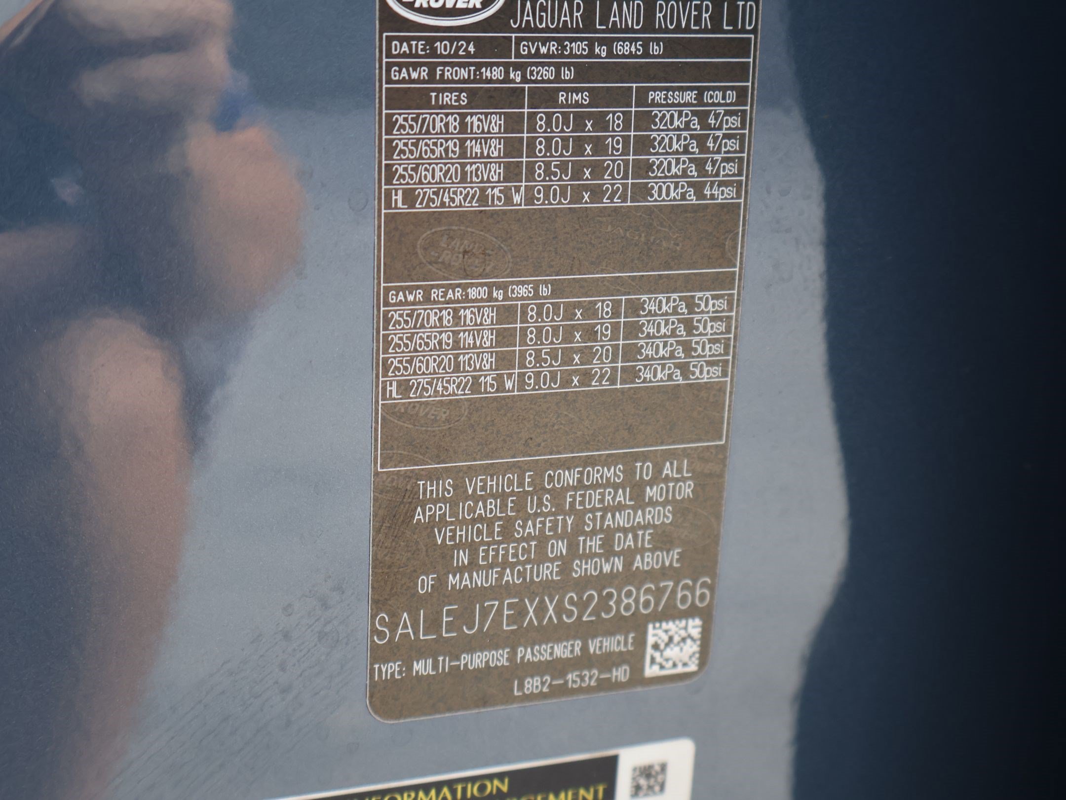 Used 2025 Land Rover Defender 110 S AWD/4WD image 36