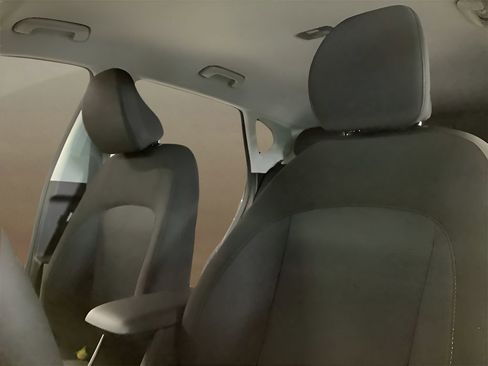 Used 2025 Hyundai Kona SEL FWD image 27