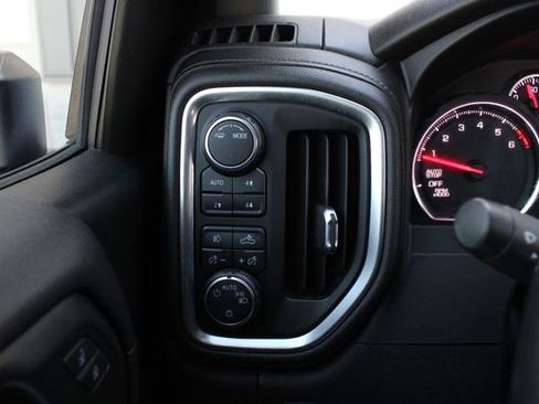 Used 2020 Chevrolet Silverado 1500 LT Trail Boss AWD/4WD image 8