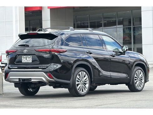 New 2026 Toyota Highlander Platinum AWD/4WD image 4