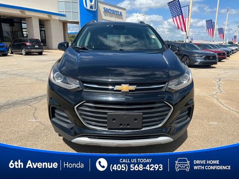 Used 2019 Chevrolet Trax LT w/ LT Convenience Package AWD/4WD image 2