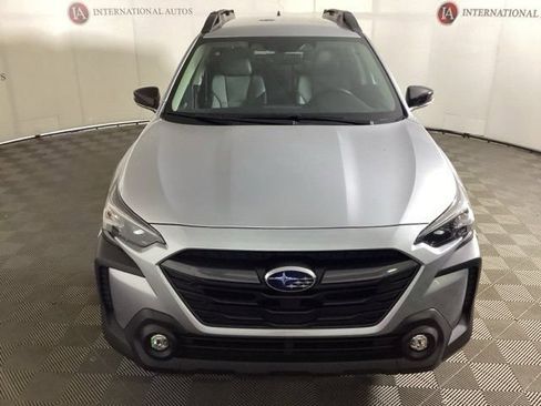 Used 2025 Subaru Outback Premium w/ Popular Package #1A AWD/4WD image 2