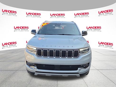 Used 2024 Jeep Wagoneer L Series II w/ Flexible Seating Group RWD image 8