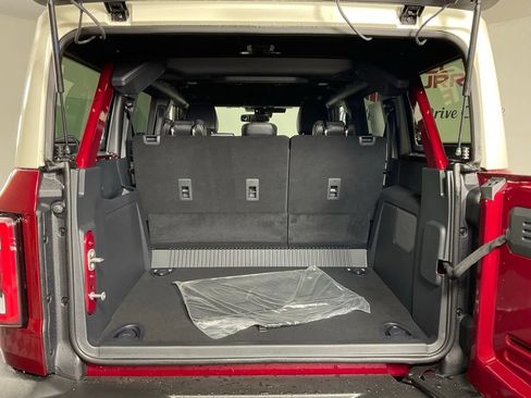 New 2026 Ford Bronco Outer Banks w/ Sasquatch Package AWD/4WD image 11