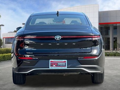 Used 2024 Toyota Crown Limited image 6