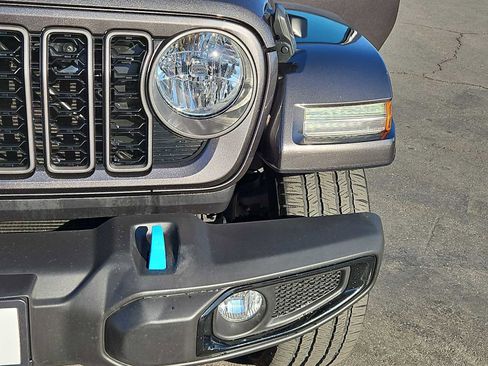 Used 2024 Jeep Wrangler Sport S image 11