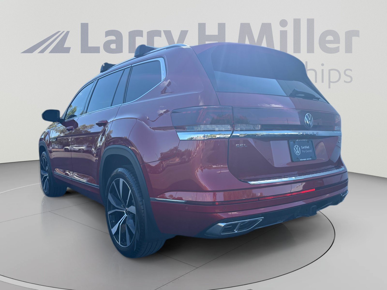 Certified 2024 Volkswagen Atlas SEL Premium R-Line AWD/4WD image 3
