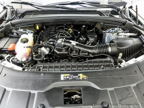 Used 2023 Jeep Grand Cherokee Laredo image 23