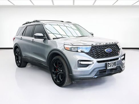Used 2022 Ford Explorer ST w/ Equipment Group 401A RWD image 3