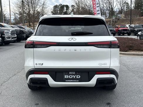 Used 2025 INFINITI QX60 Luxe image 9