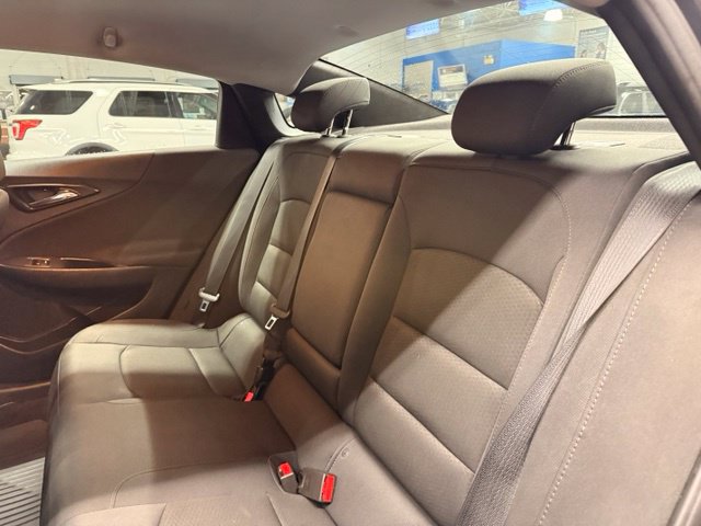 Used 2017 Chevrolet Malibu LT FWD image 21