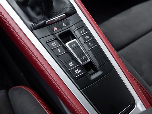Certified 2021 Porsche 718 Boxster Spyder RWD image 30