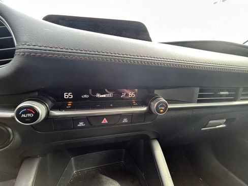 Used 2023 MAZDA MAZDA3 s image 18